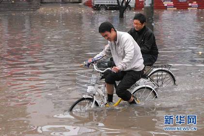 全國(guó)多地迎來(lái)強(qiáng)降雨天氣