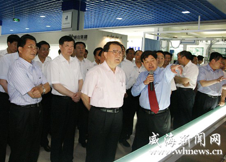 李長春在山東調研時強調:緊緊抓住提高自主創新能力這個根本