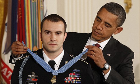 大嘴奧巴馬將陣亡士兵“說活” 親自打電話道歉