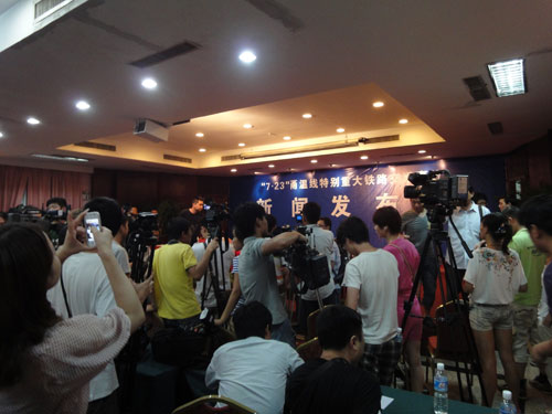 鐵道部為事故道歉　發言人否認有外籍人士遇難