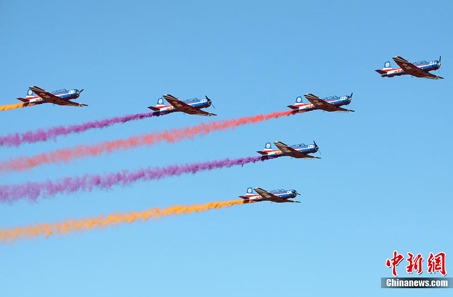 長春首屆航空展中國三支飛行表演隊齊亮相