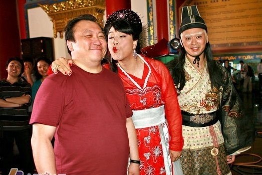 海量明星片場(chǎng)耍寶照片