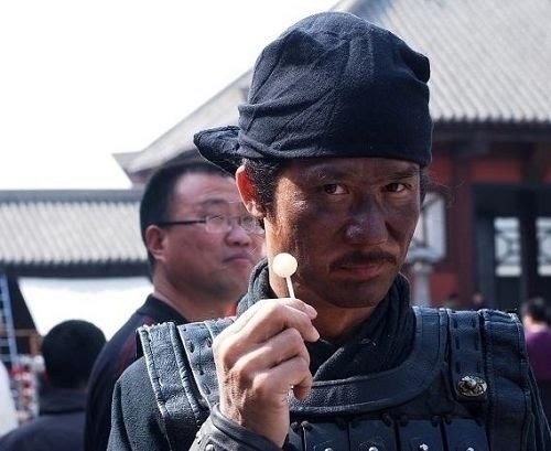 海量明星片場(chǎng)耍寶照片