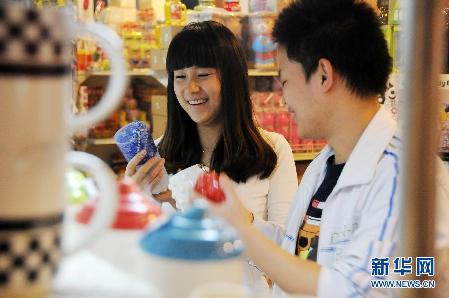 兩名在讀大學生的創業路