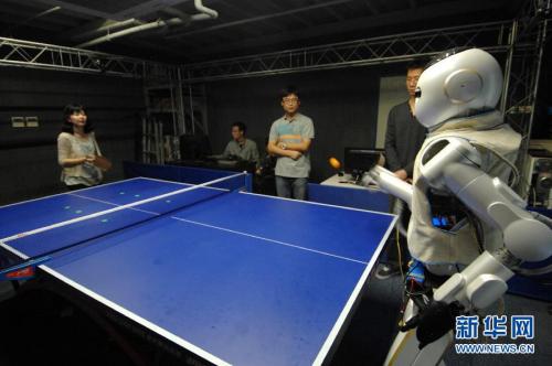 浙江大學研制出能打乒乓球的仿人機器人