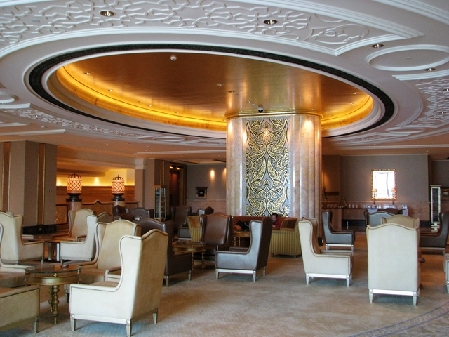 金碧輝煌！40噸黃金打造的八星級酒店