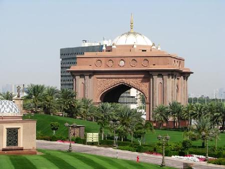 金碧輝煌！40噸黃金打造的八星級酒店