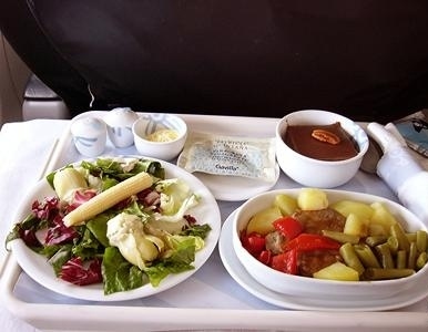飛機上也有美食！看看各航空公司飛機餐
