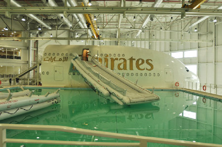 看看迪拜空姐是如何煉成的