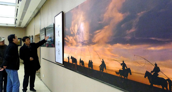 《龍馬精神頌》書法、攝影展在山西太原開(kāi)展