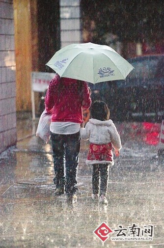 飛機飛滇增雨 云南全省降雨部分地區旱情緩和