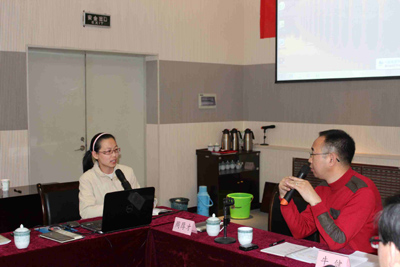 “英文報刊教學與高職英語教學改革”課題督導培訓會在青島市舉行