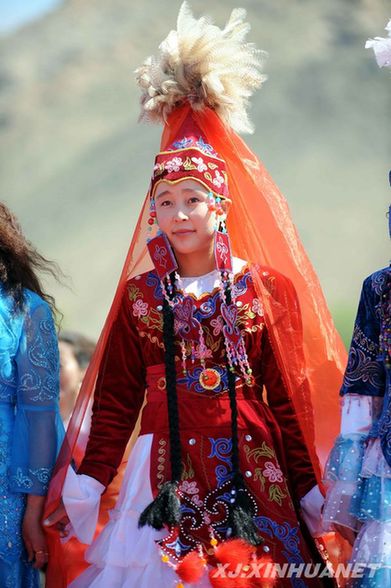 新疆阿勒泰第二屆民俗文化旅游節(jié)精彩紛呈