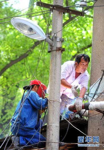 [人物寫真]“烈日下，我們堅守崗位”
