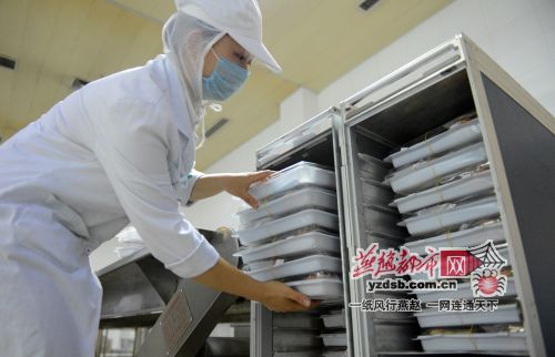 記者全程跟蹤三萬英尺上航空餐制作流程