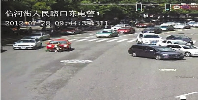 “奇跡姐”被卷入車底碾壓拖行5米僅輕微擦傷(圖)