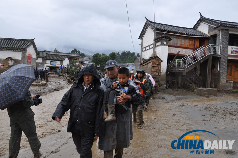 大理洱源突發泥石流災害100余人被困（高清圖）