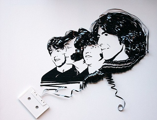 廢舊磁帶拼人物肖像 昔日女招待變身藝術(shù)家(圖)