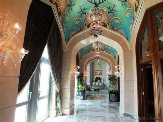 探秘迪拜一夜二十萬奢華客房?jī)?nèi)景 房間多的數(shù)不清