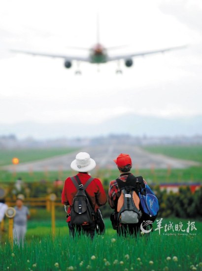 準(zhǔn)備充分高齡老人放心飛 哪些老人不宜坐飛機(jī)？