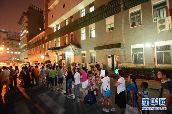 千余人排長龍 協和掛號再出新規