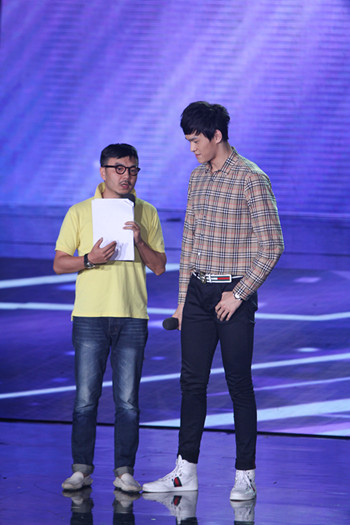 劉詩(shī)詩(shī)、孫楊昨日帶妝彩排 期待今晚金鷹節(jié)開幕