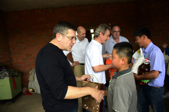 泉眼鎮舉辦第一屆中秋打月餅比賽