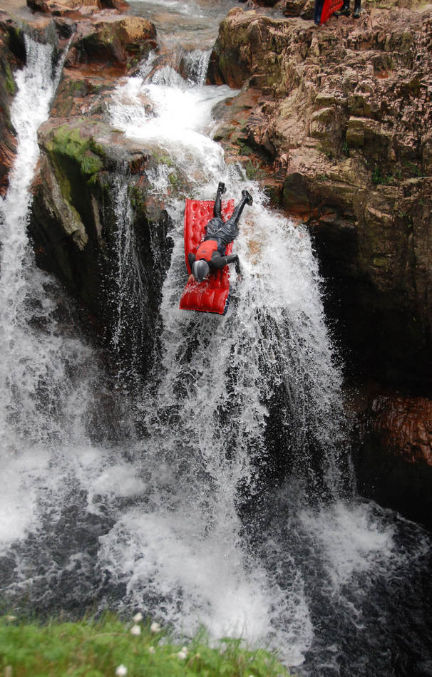 挑戰人類極限 盤點世界各地奇聞怪事