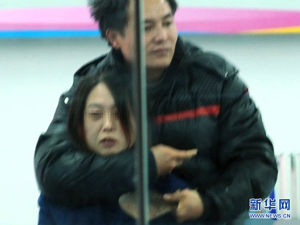 江蘇阜寧一男子搶劫珠寶店并挾持人質