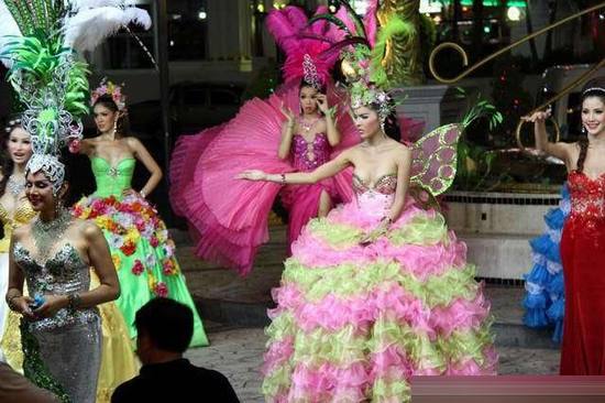 實拍：《泰囧》里的電梯美女真是人妖