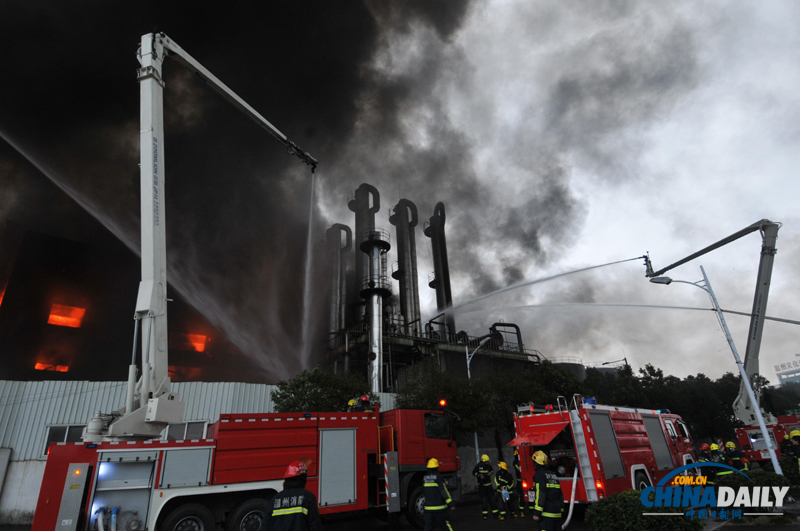 浙江溫州一皮革廠發(fā)生火災(zāi) 現(xiàn)場傳出陣陣爆炸聲