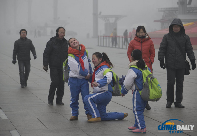 直擊北京凍雨夾霧霾天氣