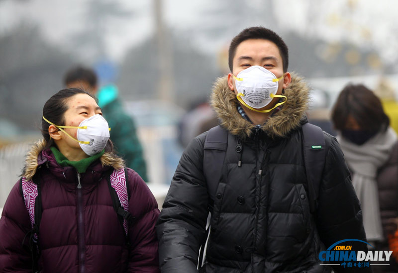 直擊北京凍雨夾霧霾天氣