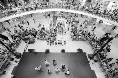 香港爭論是否限制內地游客