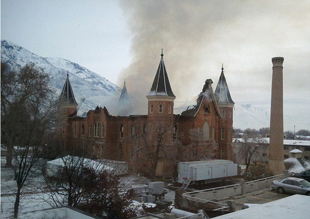 美被毀教堂“懸空”重建后變奇觀(組圖)