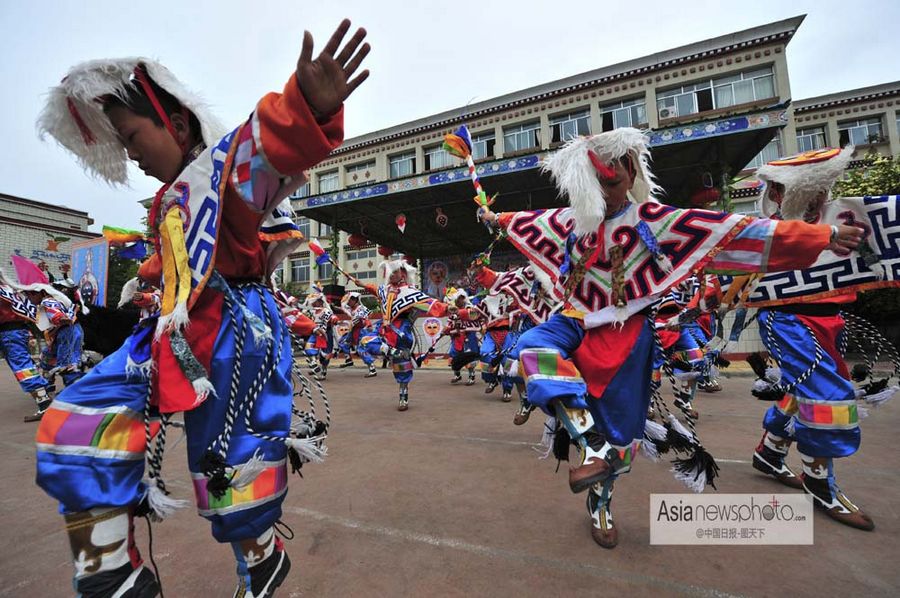 中國日報一周圖片精選：大學生畢業設計展