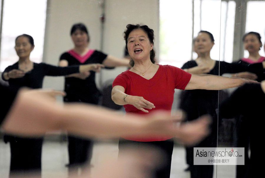 中國日報一周圖片精選：大學生畢業設計展