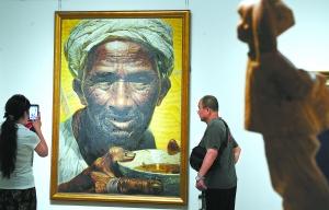 羅中立油畫(huà)《父親》展出 未來(lái)或永久固定陳列