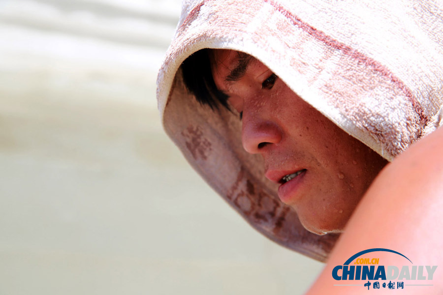 江西九江：烈日下的建設者