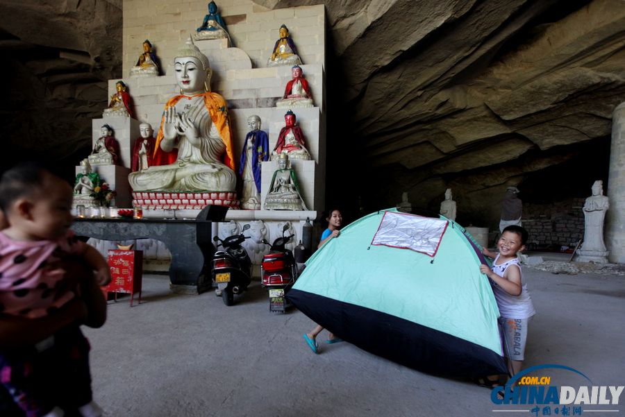 高清：臺州慈恩寺推出短期出家超千人報名 住持稱壓力大