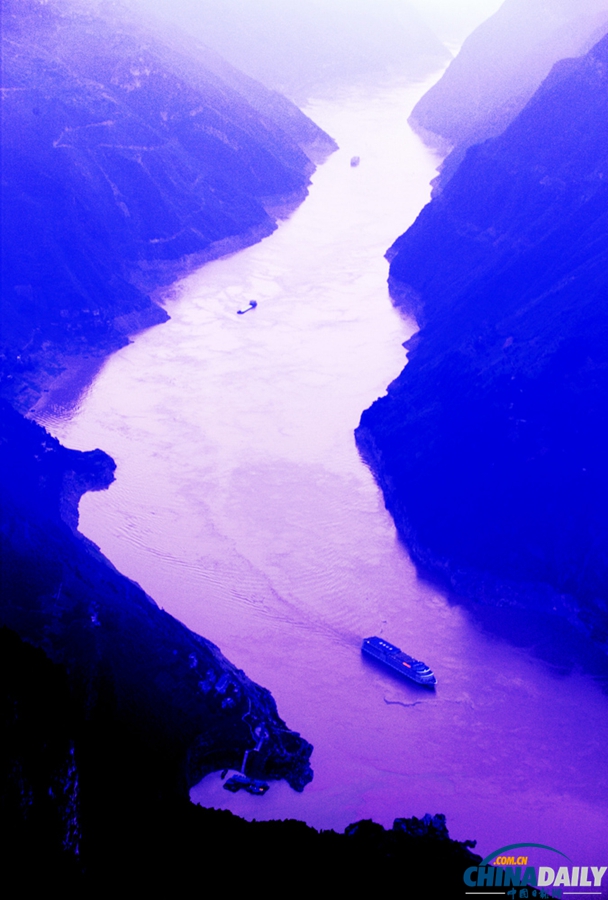 高清組圖：滾滾洪水過三峽