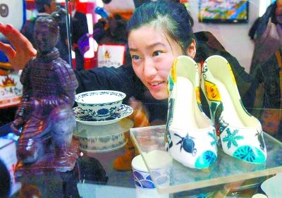 2013年內地藝術衍生品市場潛力為300億美元