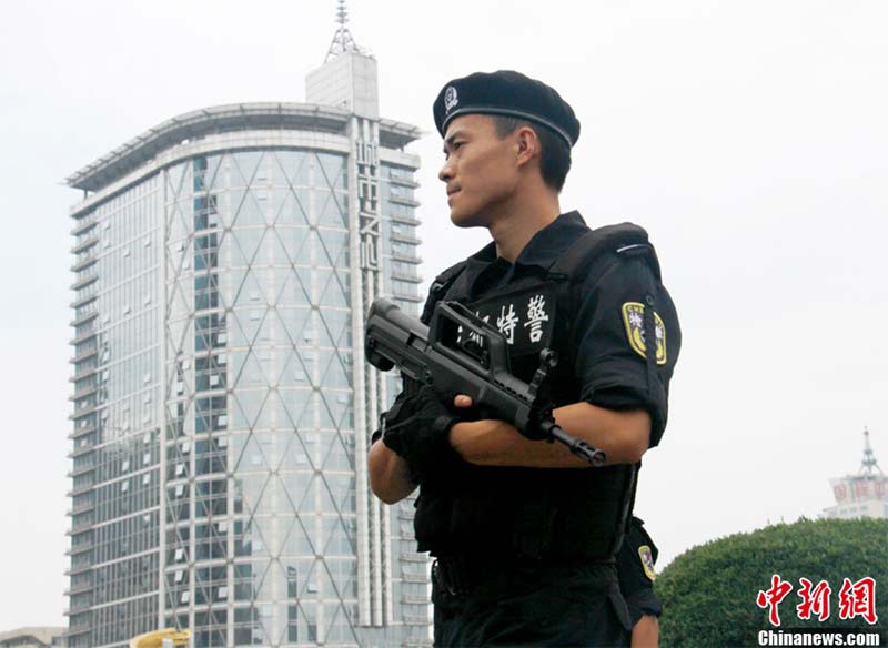 沈陽：新型警用電動巡邏車在全運(yùn)村上崗