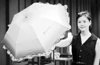 盤點臺北故宮創(chuàng)意：皇帝朱批出膠帶 名畫成桌墊