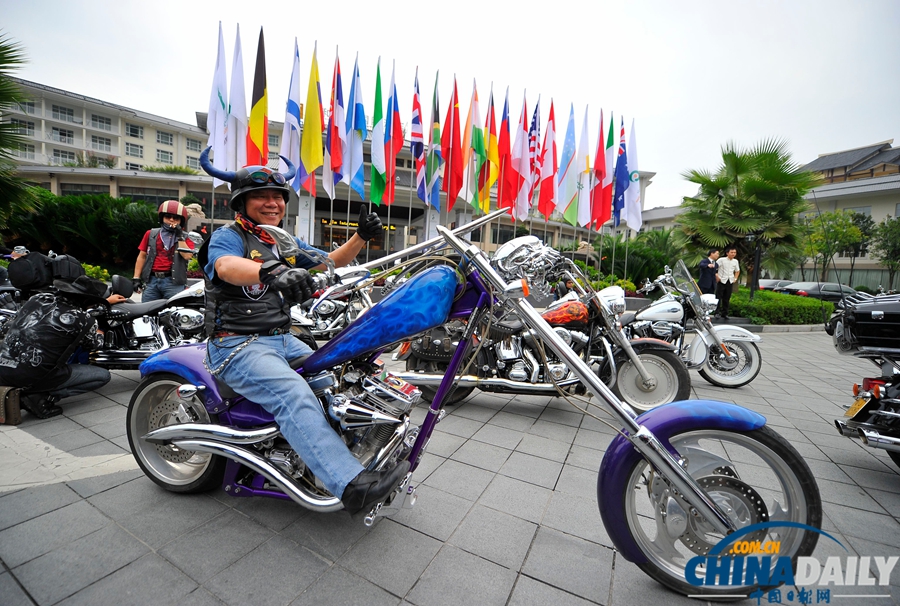 湖南張家界：200名哈雷騎士“騎”聚武陵源世界自然遺產地