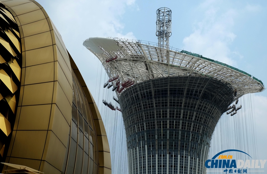 全國最大仿生建筑“馬蹄蓮花”封頂