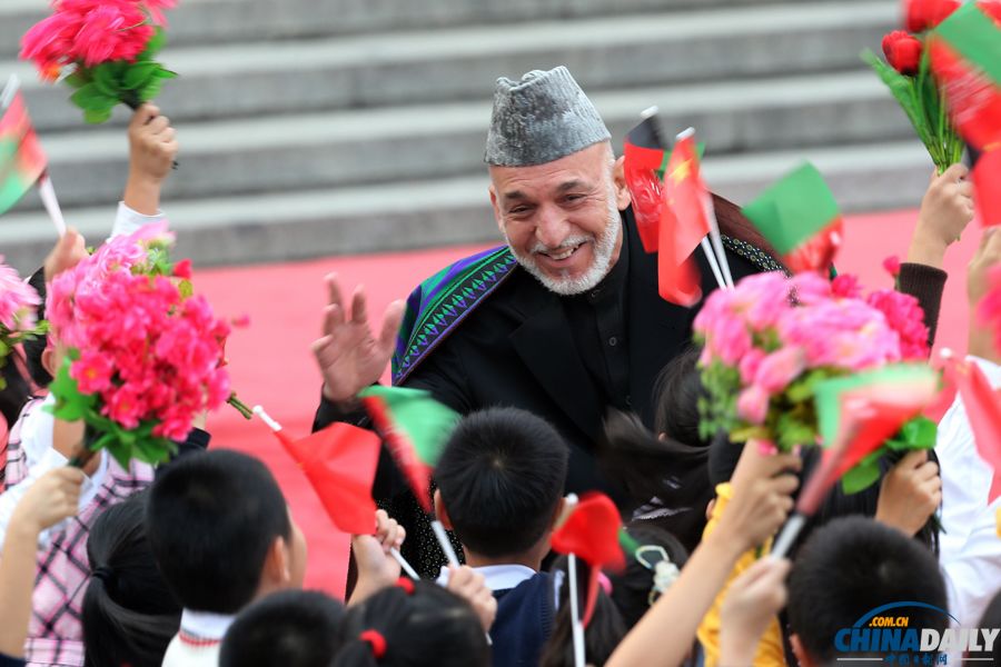 習近平歡迎阿富汗總統卡爾扎伊訪華