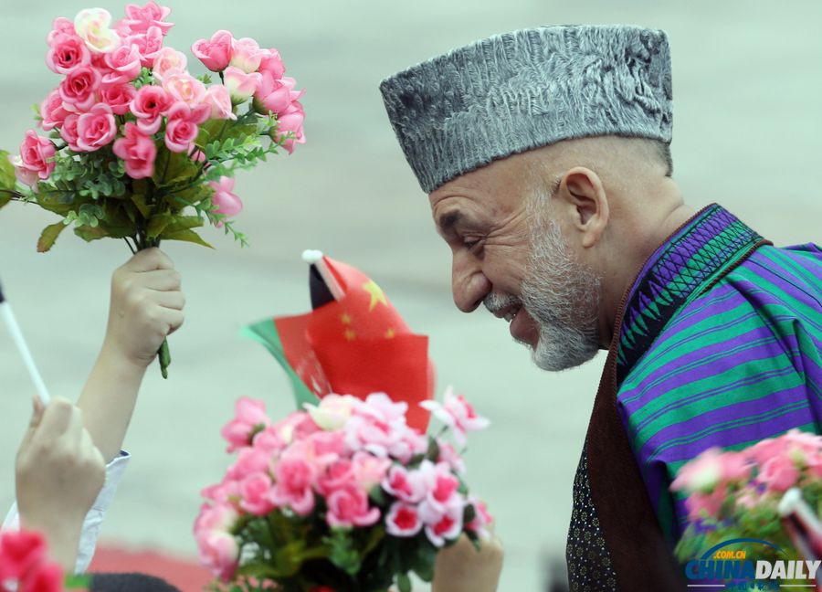 習近平歡迎阿富汗總統卡爾扎伊訪華