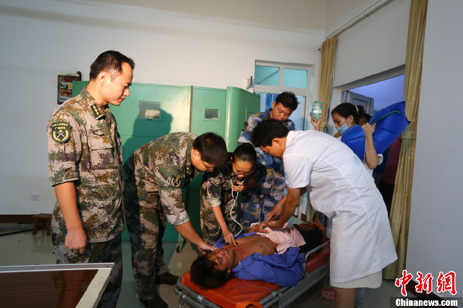 中國海軍西沙搜救遇險漁民畫面曝光