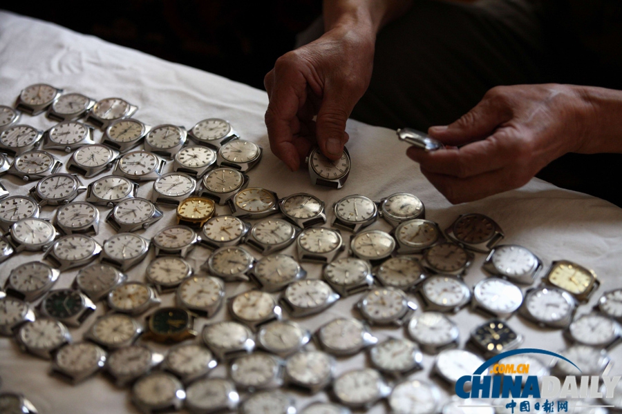 青島老人收藏手表1400多塊